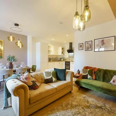 Bressingham - 2 Bedroom Luxury By Mint Apartment